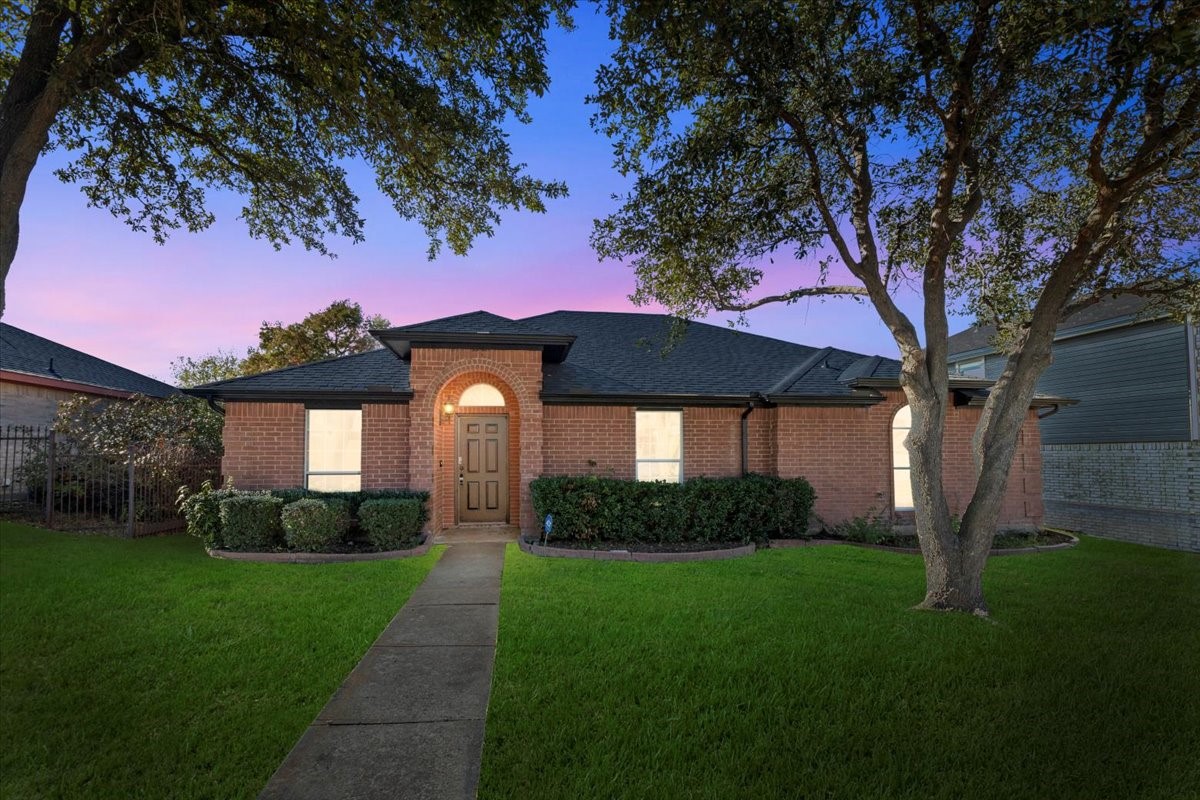 1547 Cedarcrest Circle