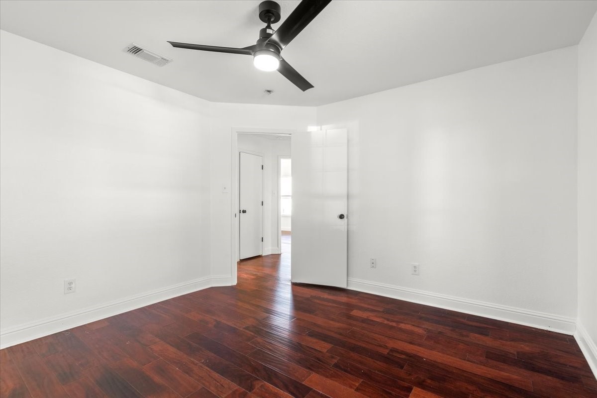 1547 Cedarcrest Circle
