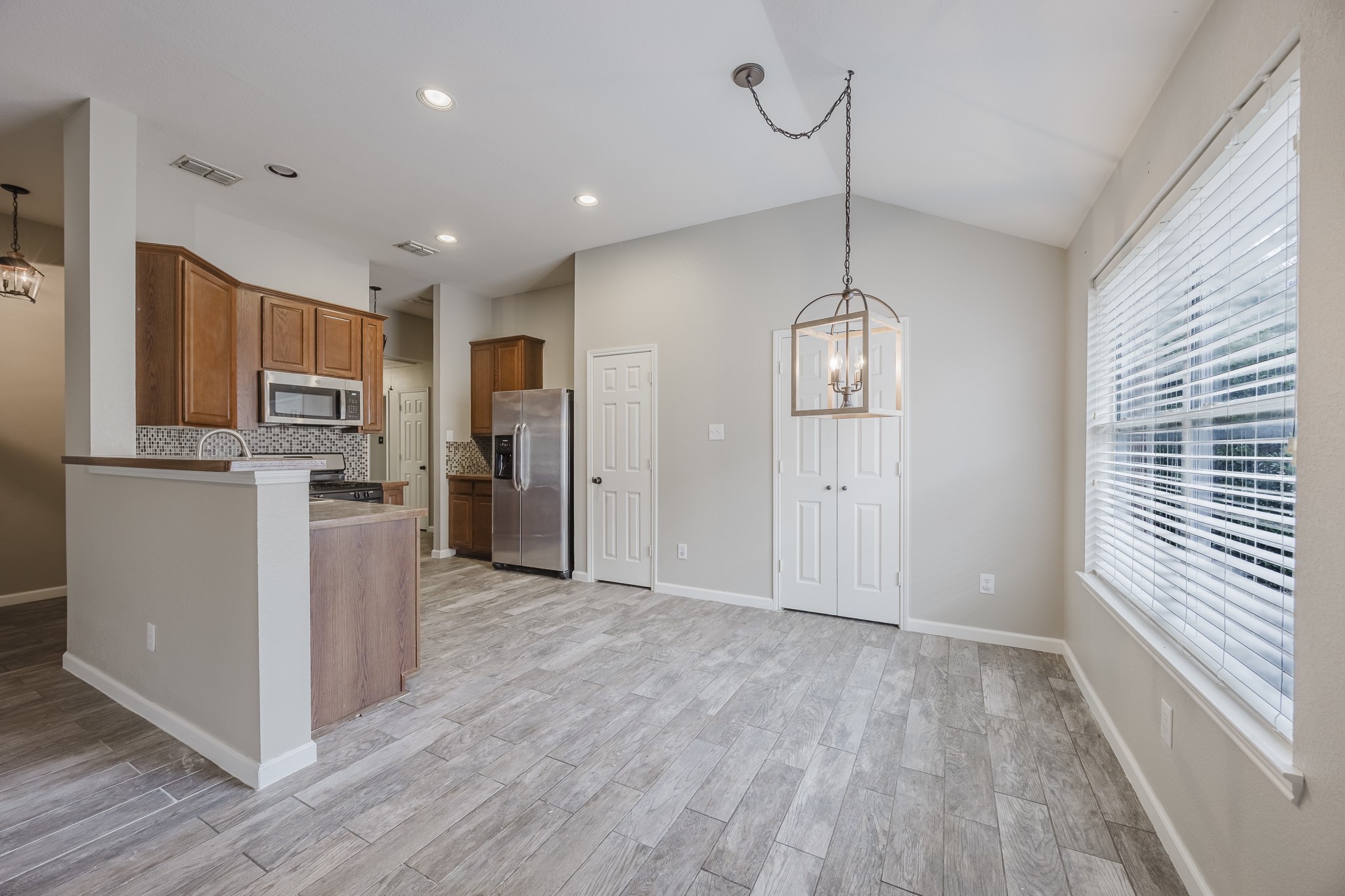 14425 Artesia Court