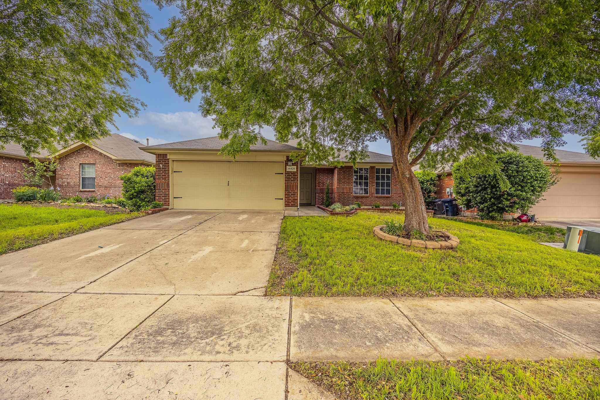 14425 Artesia Court