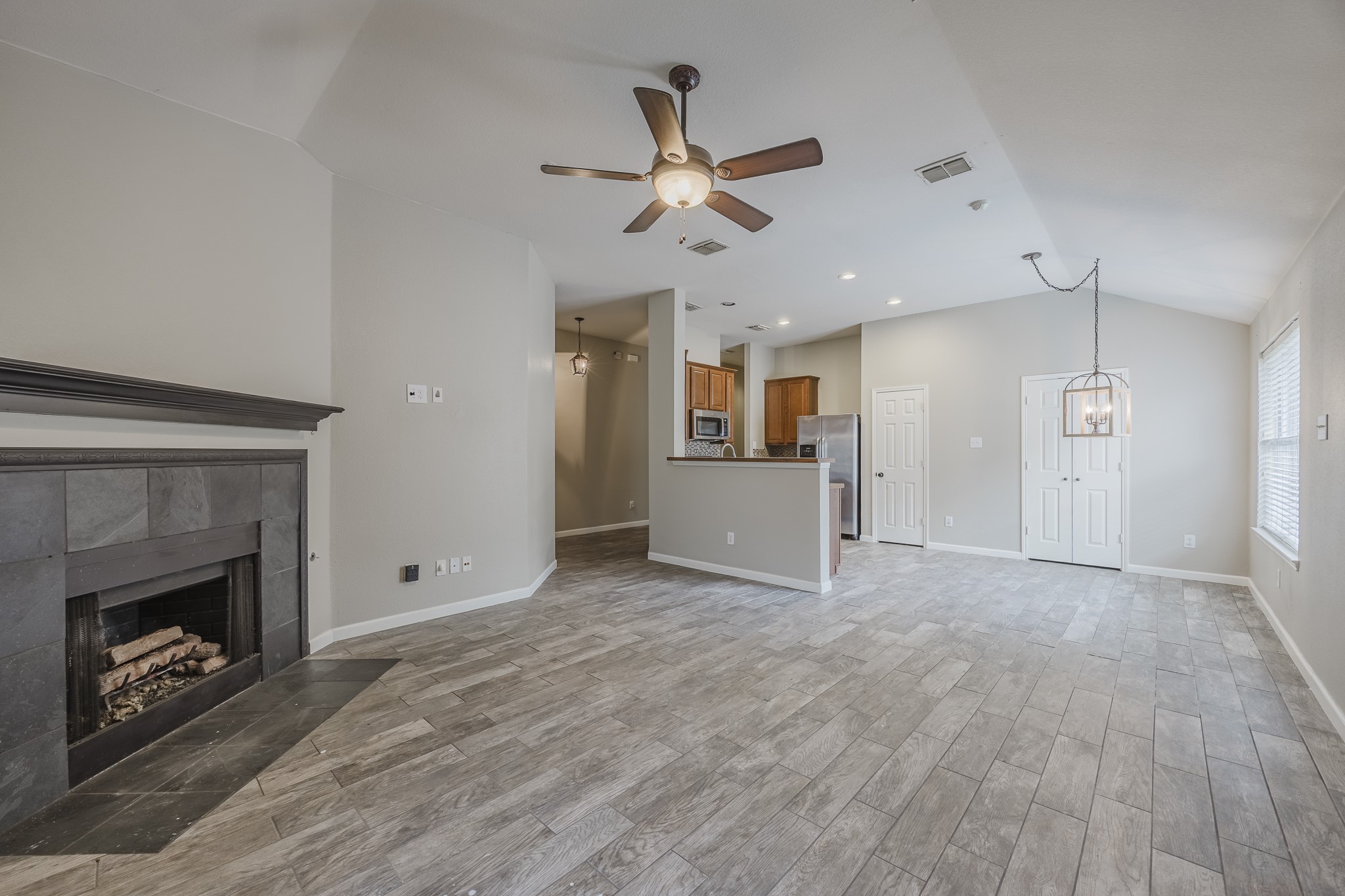14425 Artesia Court