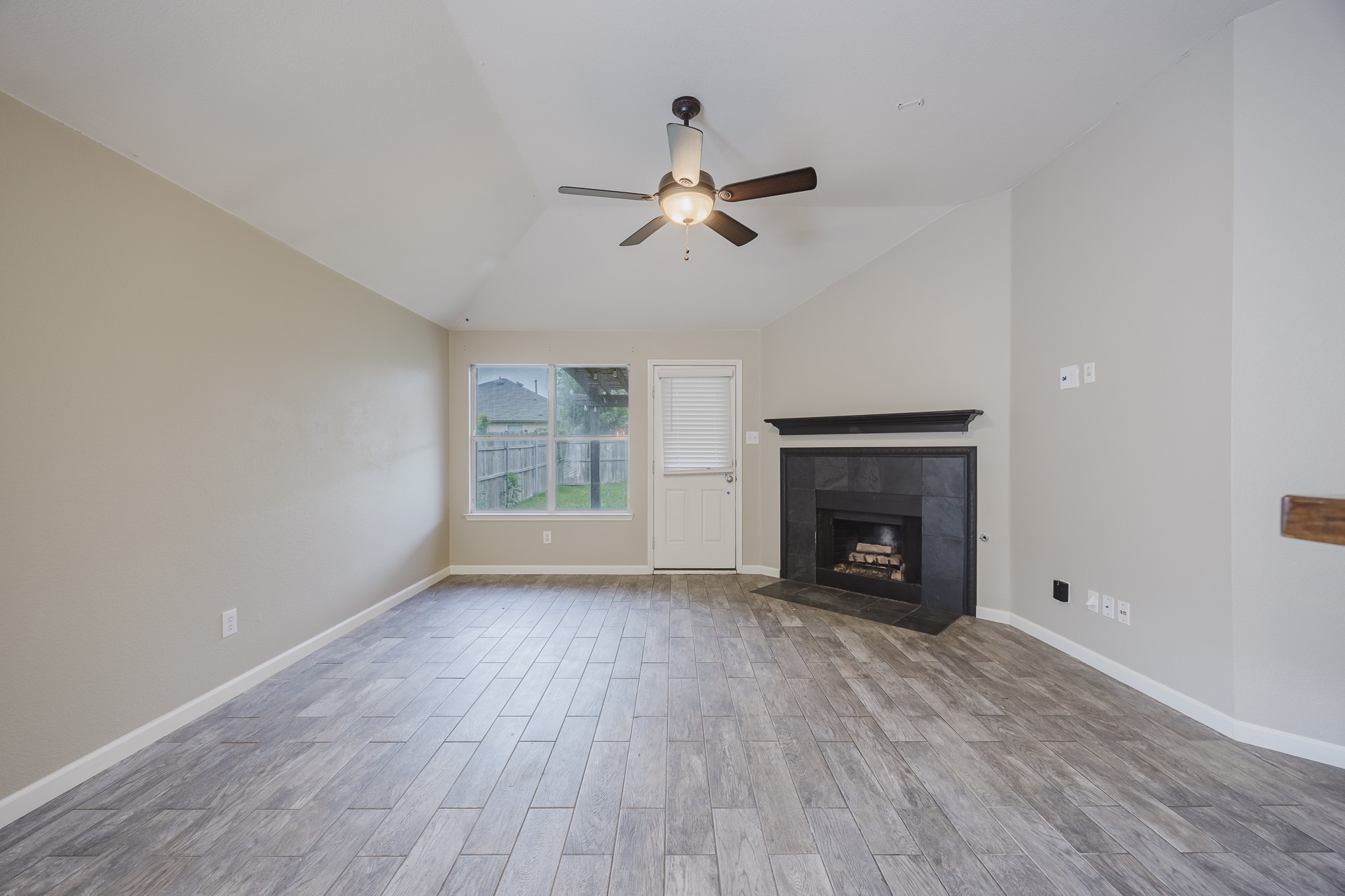 14425 Artesia Court
