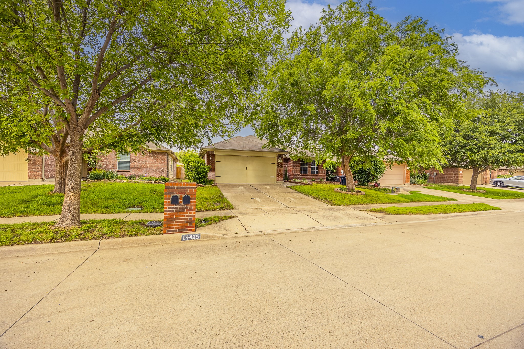 14425 Artesia Court