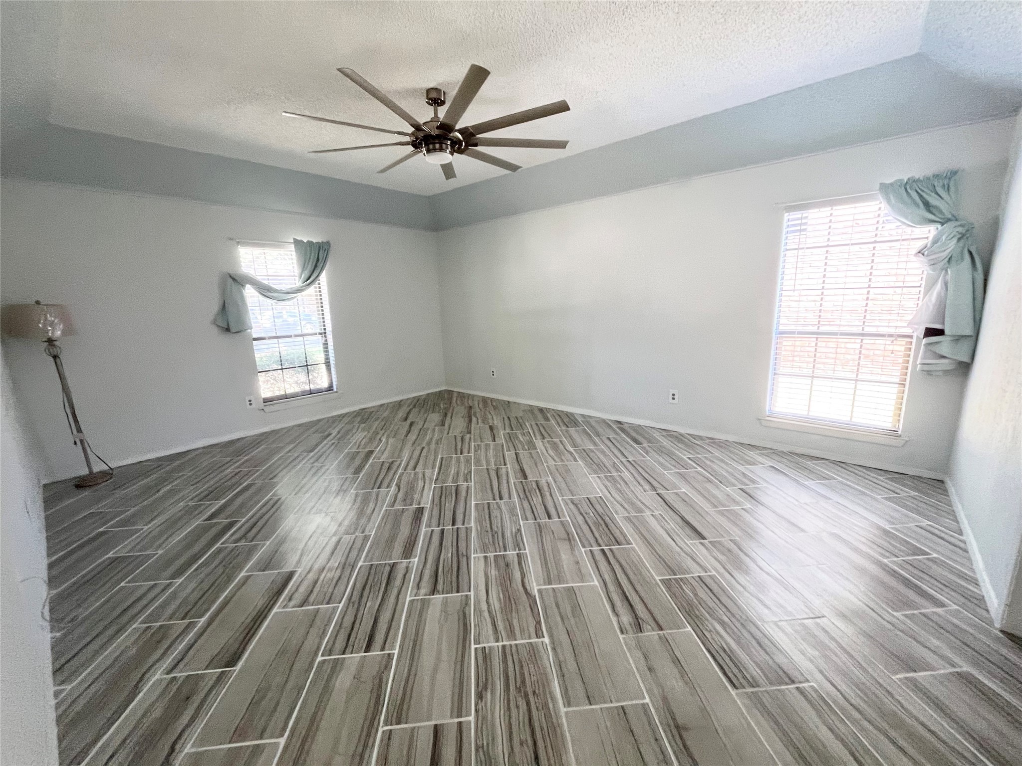 213 Circleview Drive S