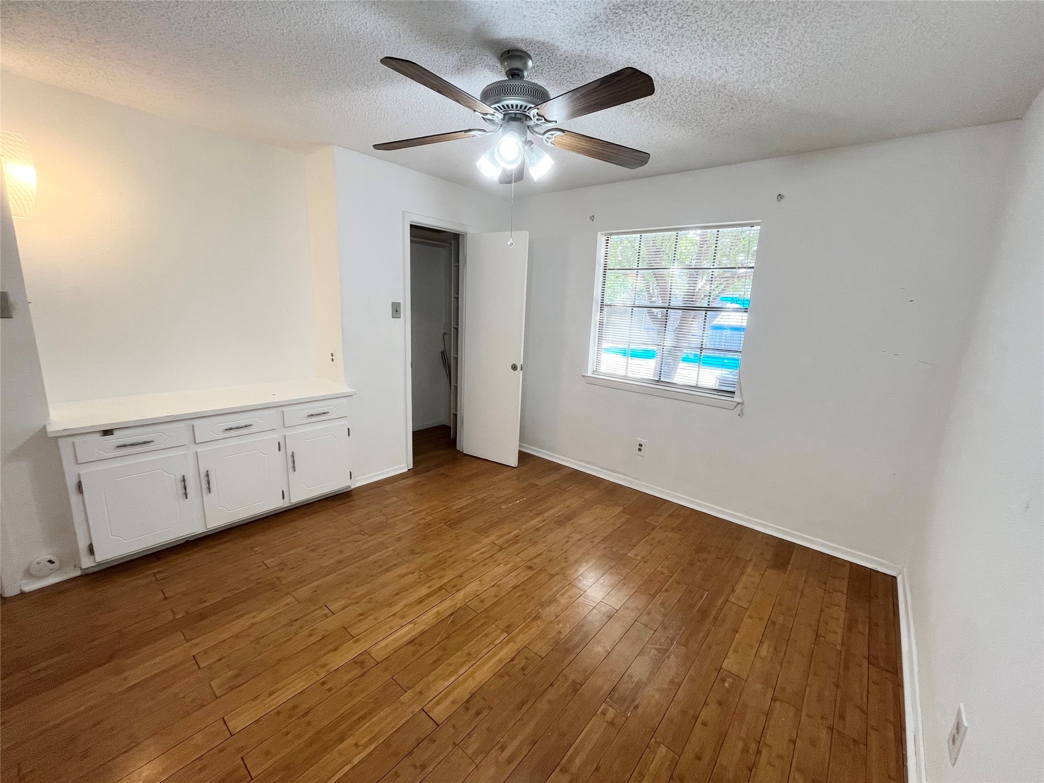 213 Circleview Drive S