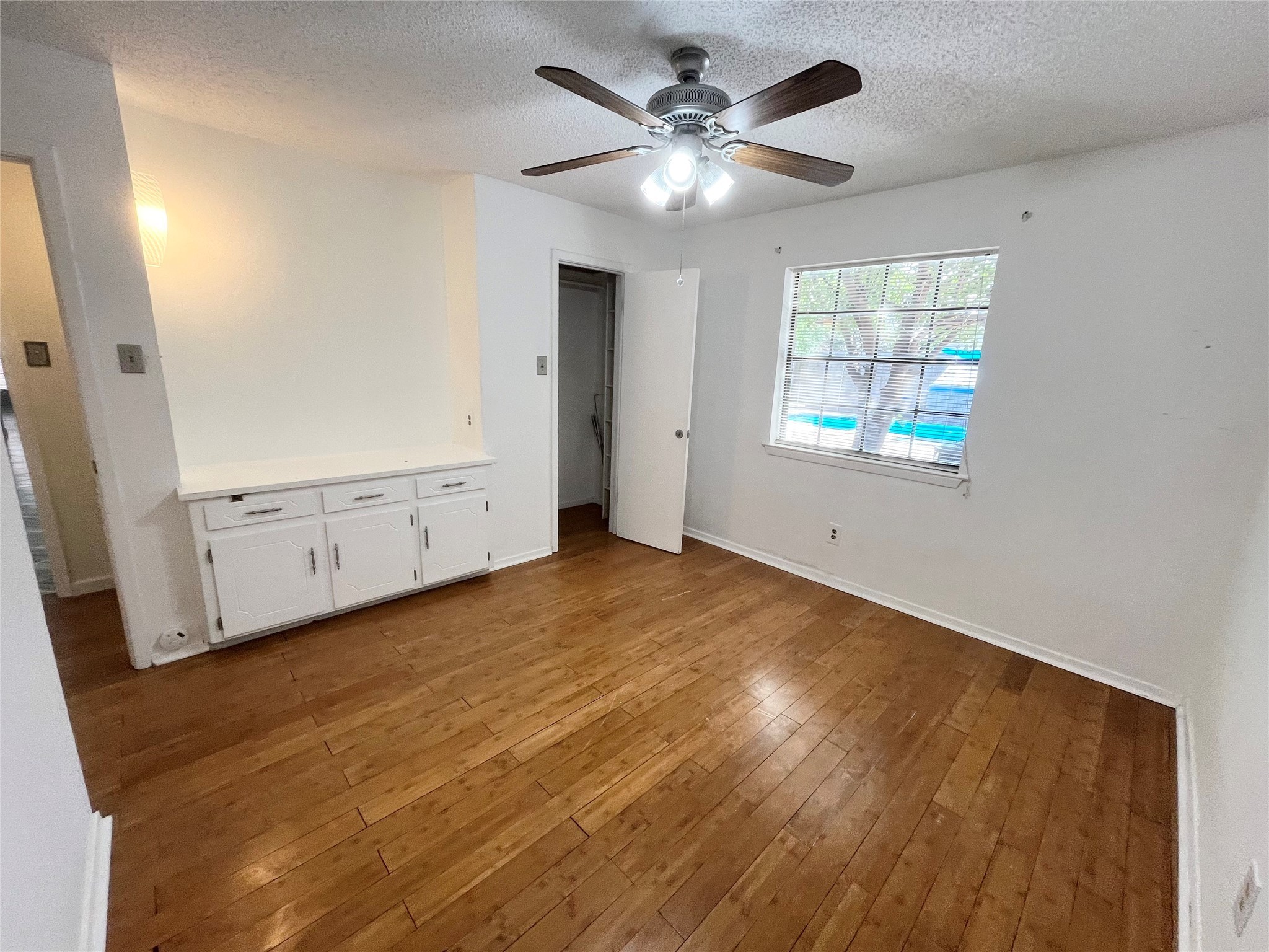 213 Circleview Drive S