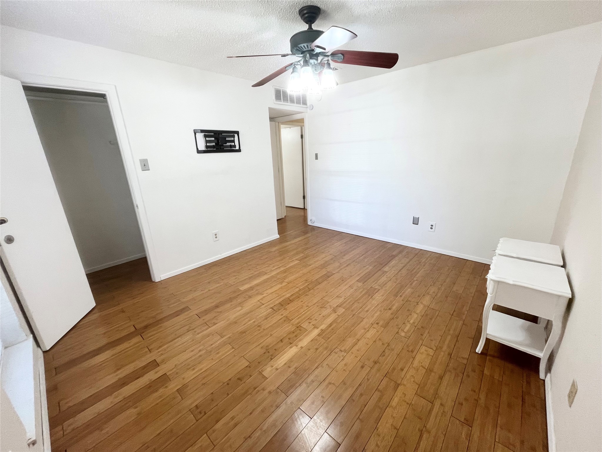 213 Circleview Drive S