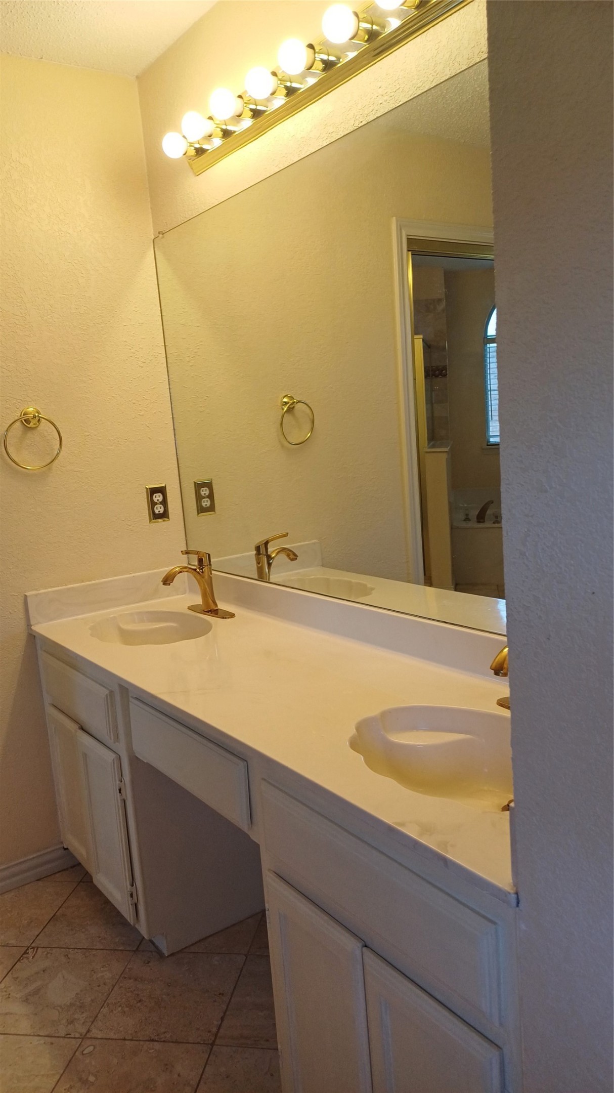 3051 Renaissance Court