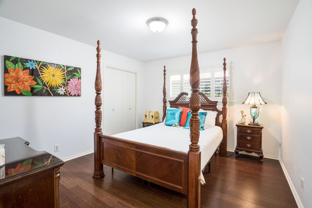 5115 Ledgestone Drive