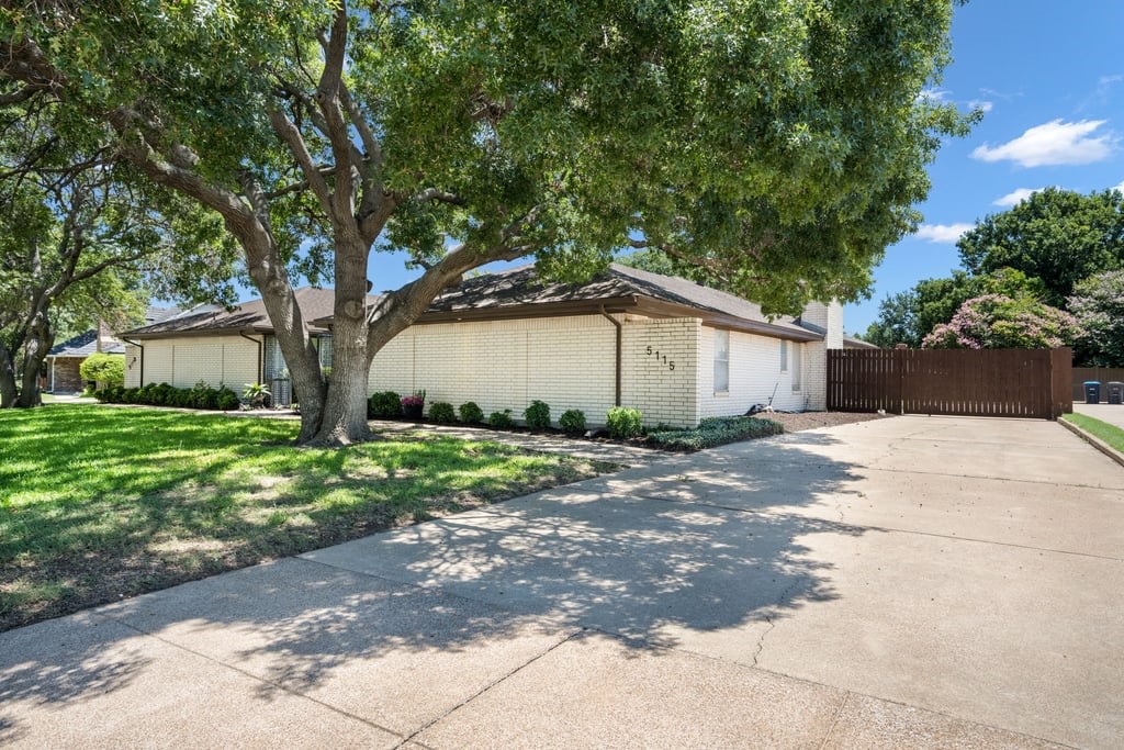 5115 Ledgestone Drive