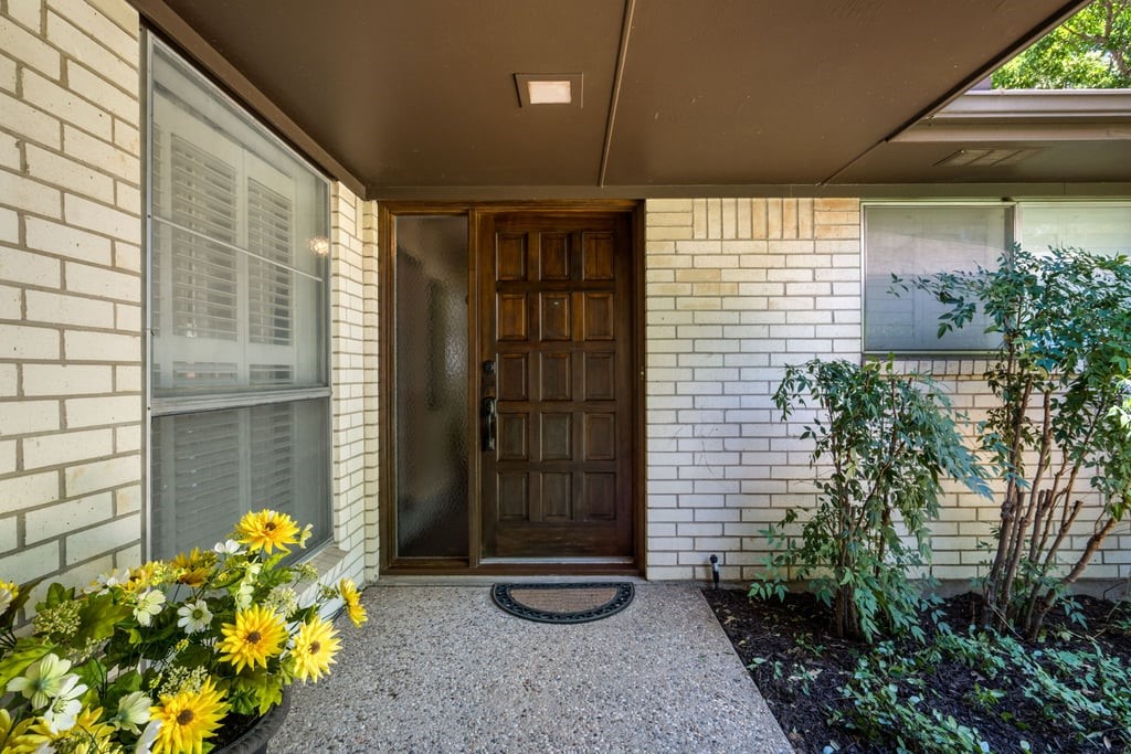 5115 Ledgestone Drive