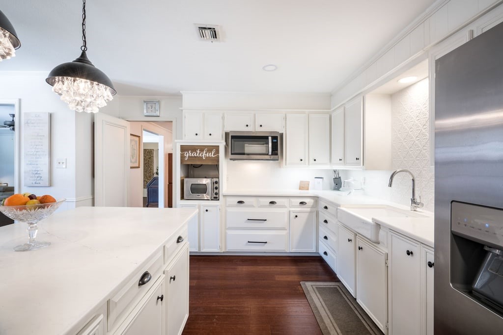 5115 Ledgestone Drive
