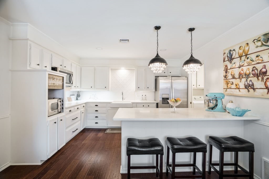5115 Ledgestone Drive