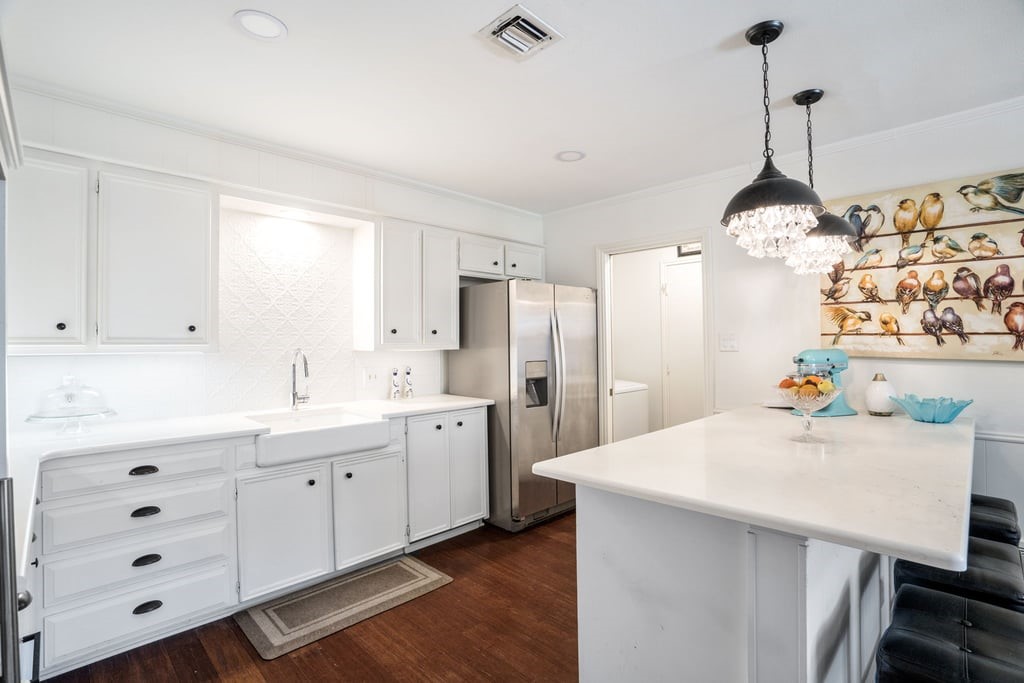 5115 Ledgestone Drive