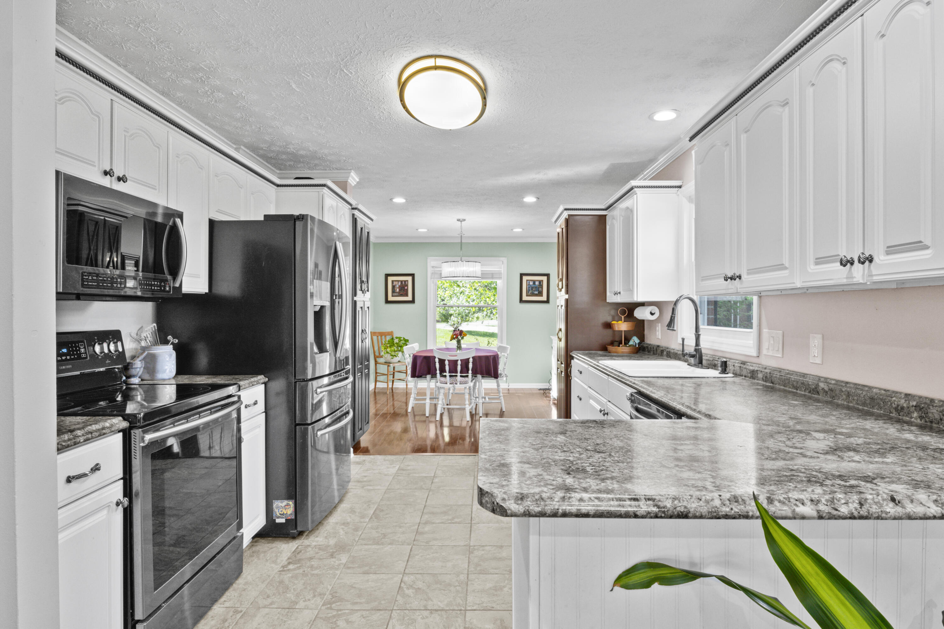 1012 Walker Way