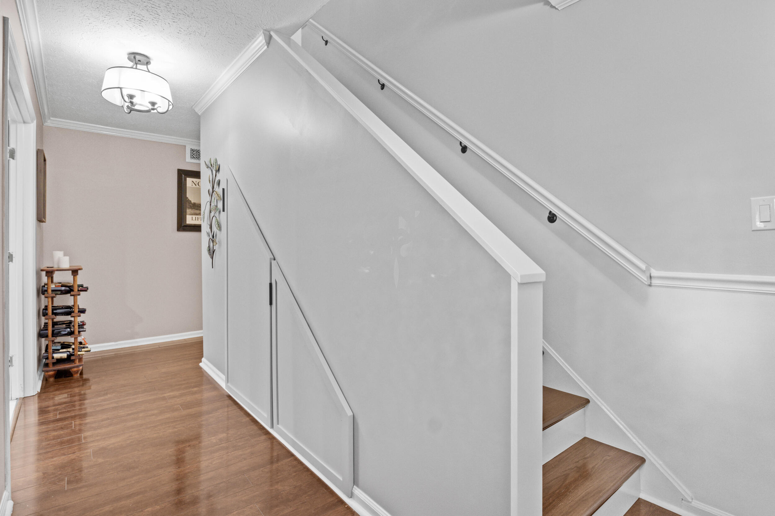1012 Walker Way