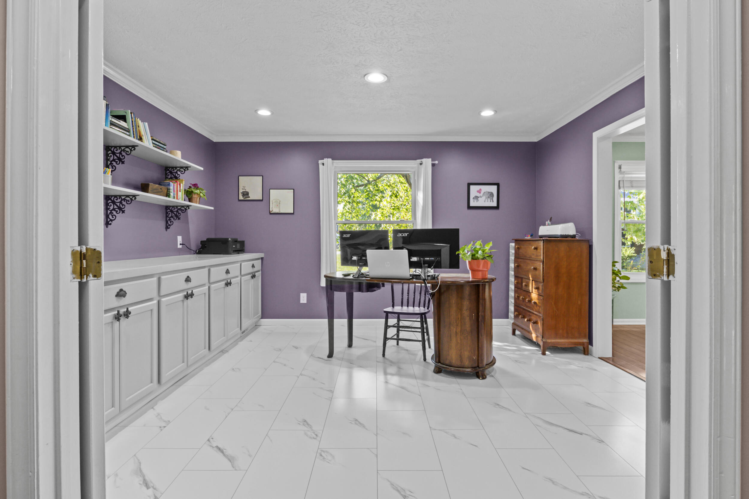 1012 Walker Way