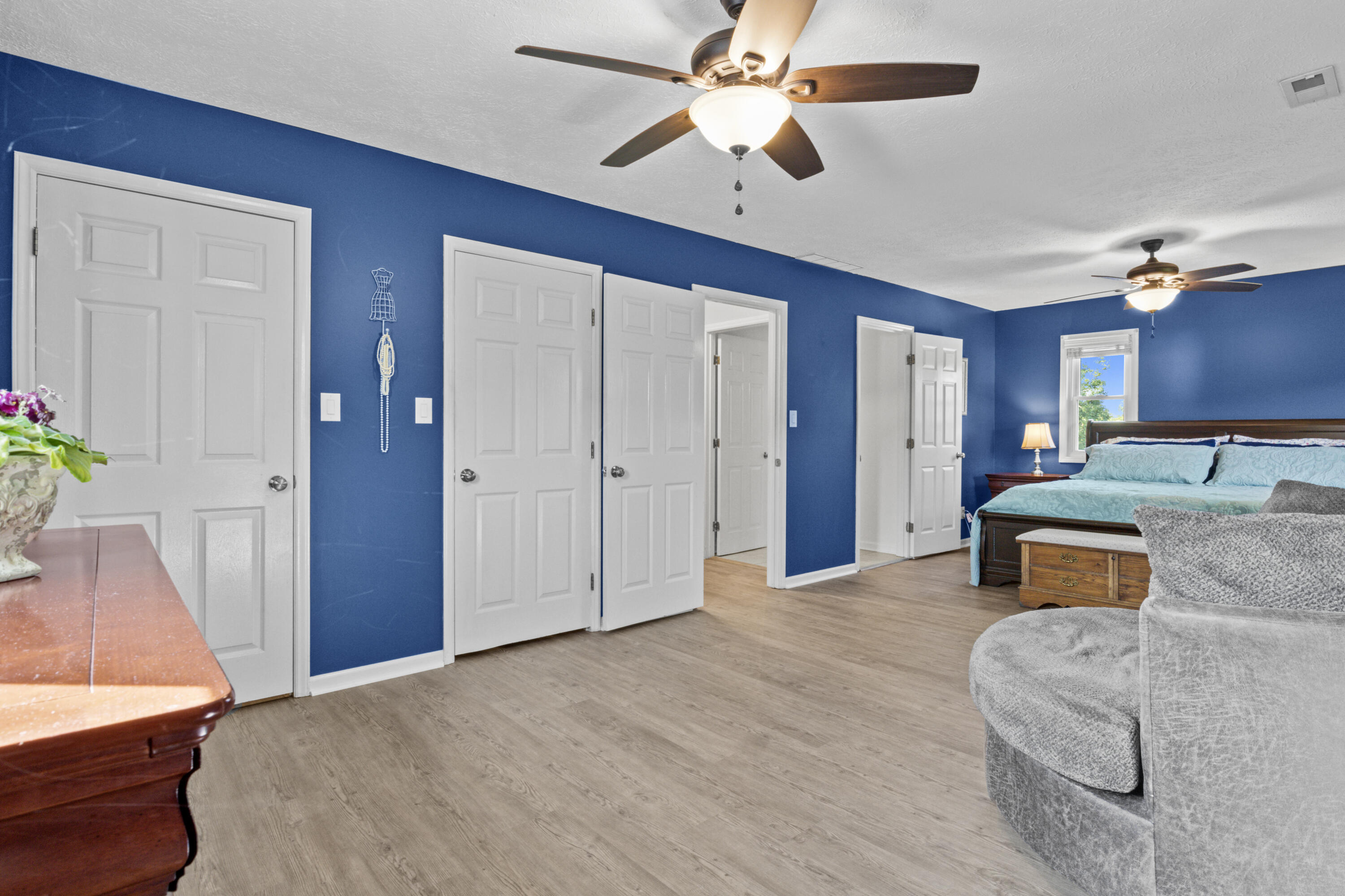 1012 Walker Way