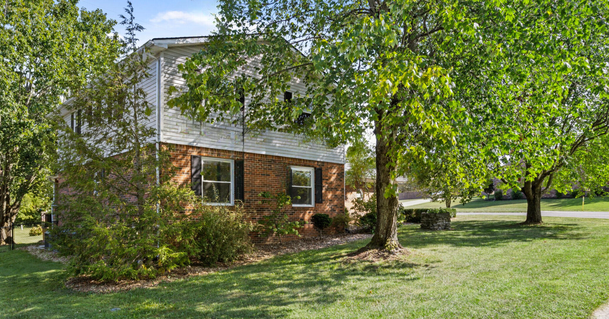 1012 Walker Way