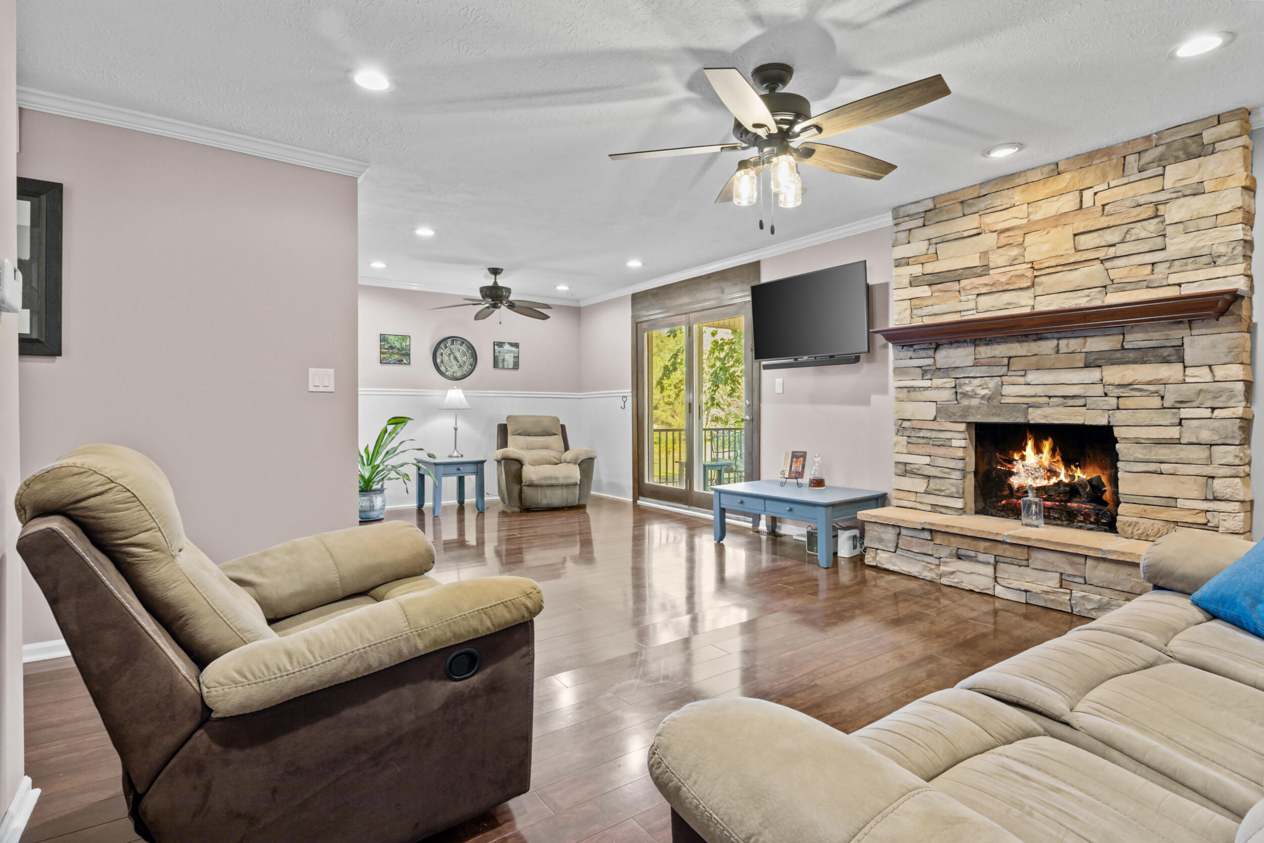 1012 Walker Way