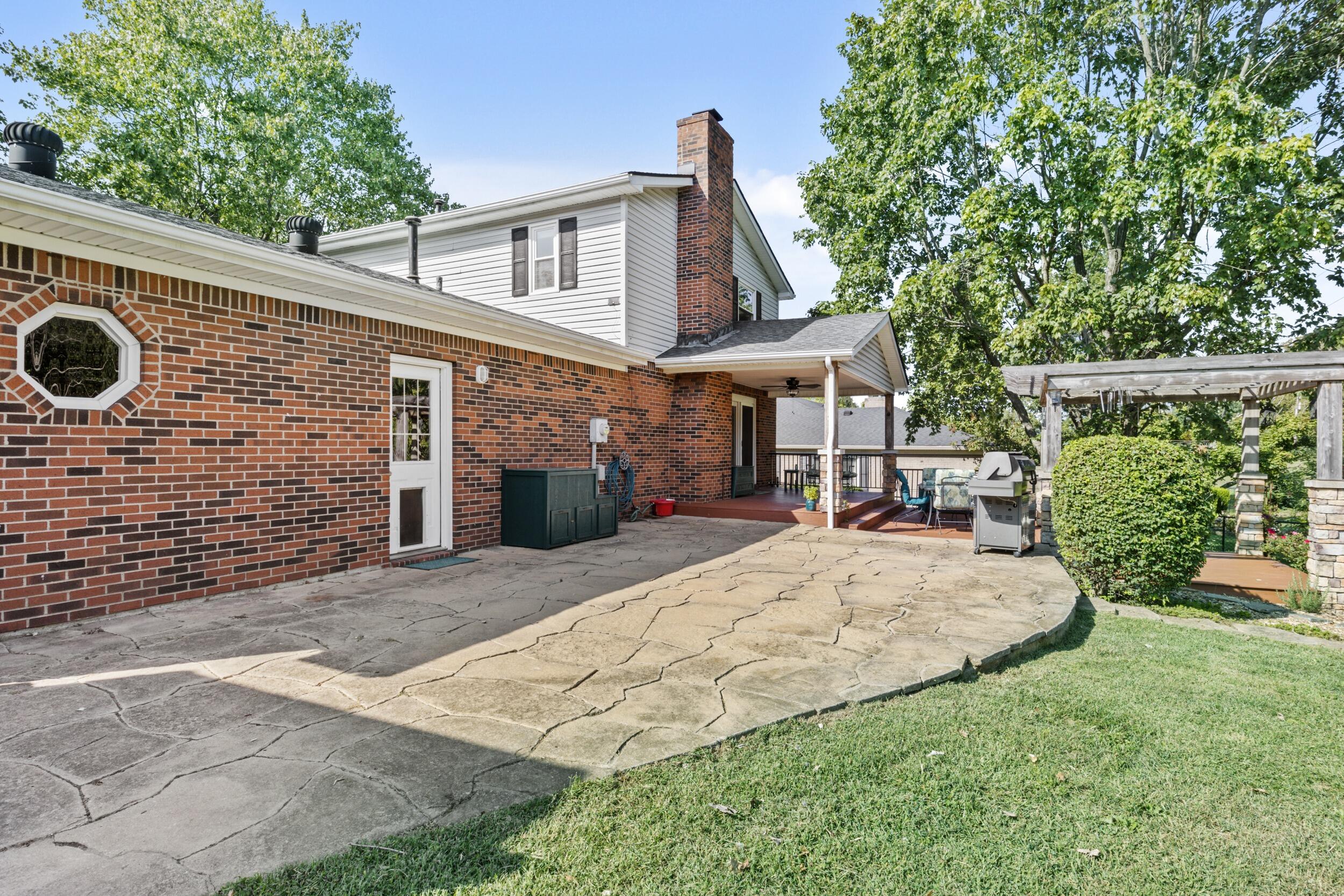 1012 Walker Way
