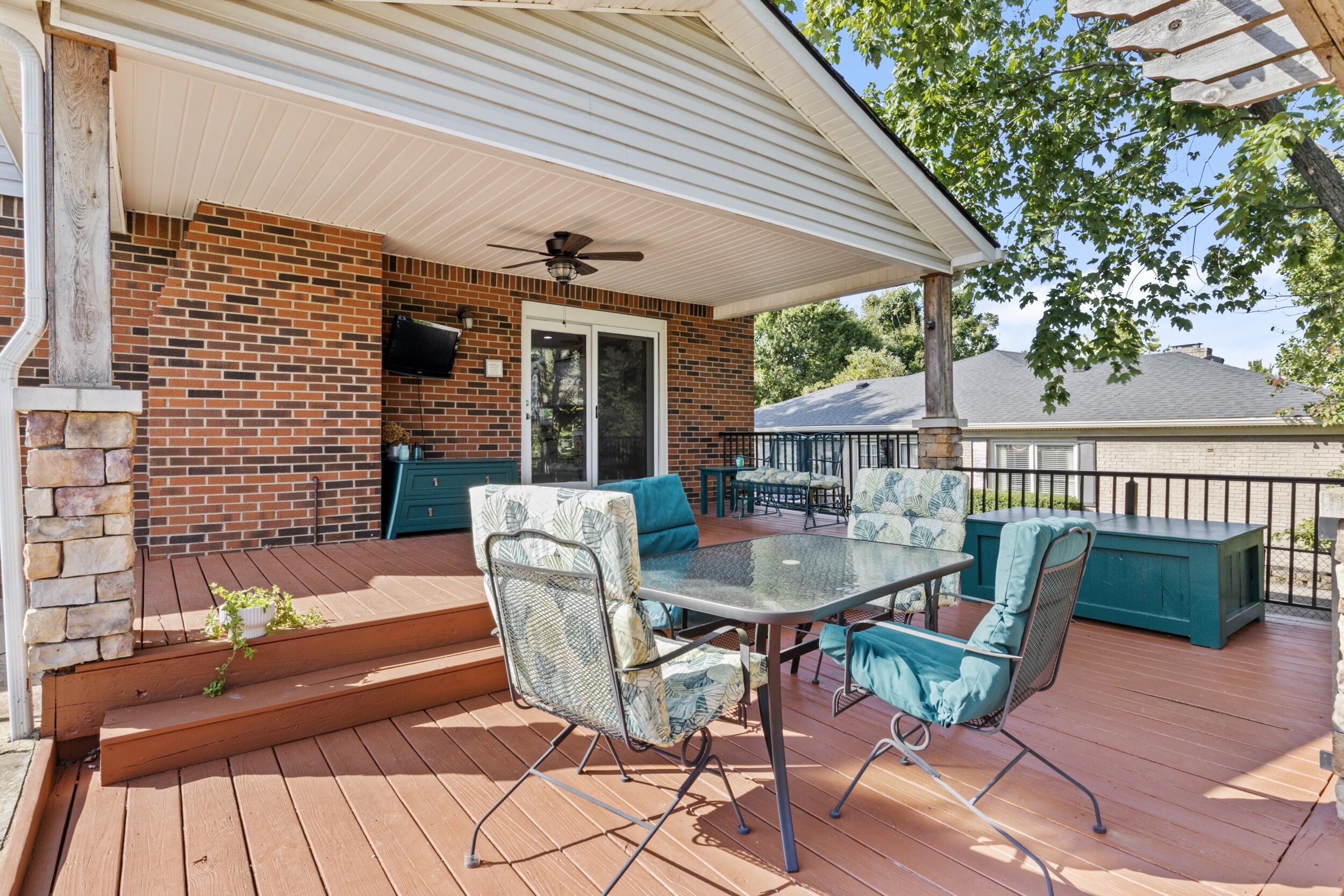 1012 Walker Way