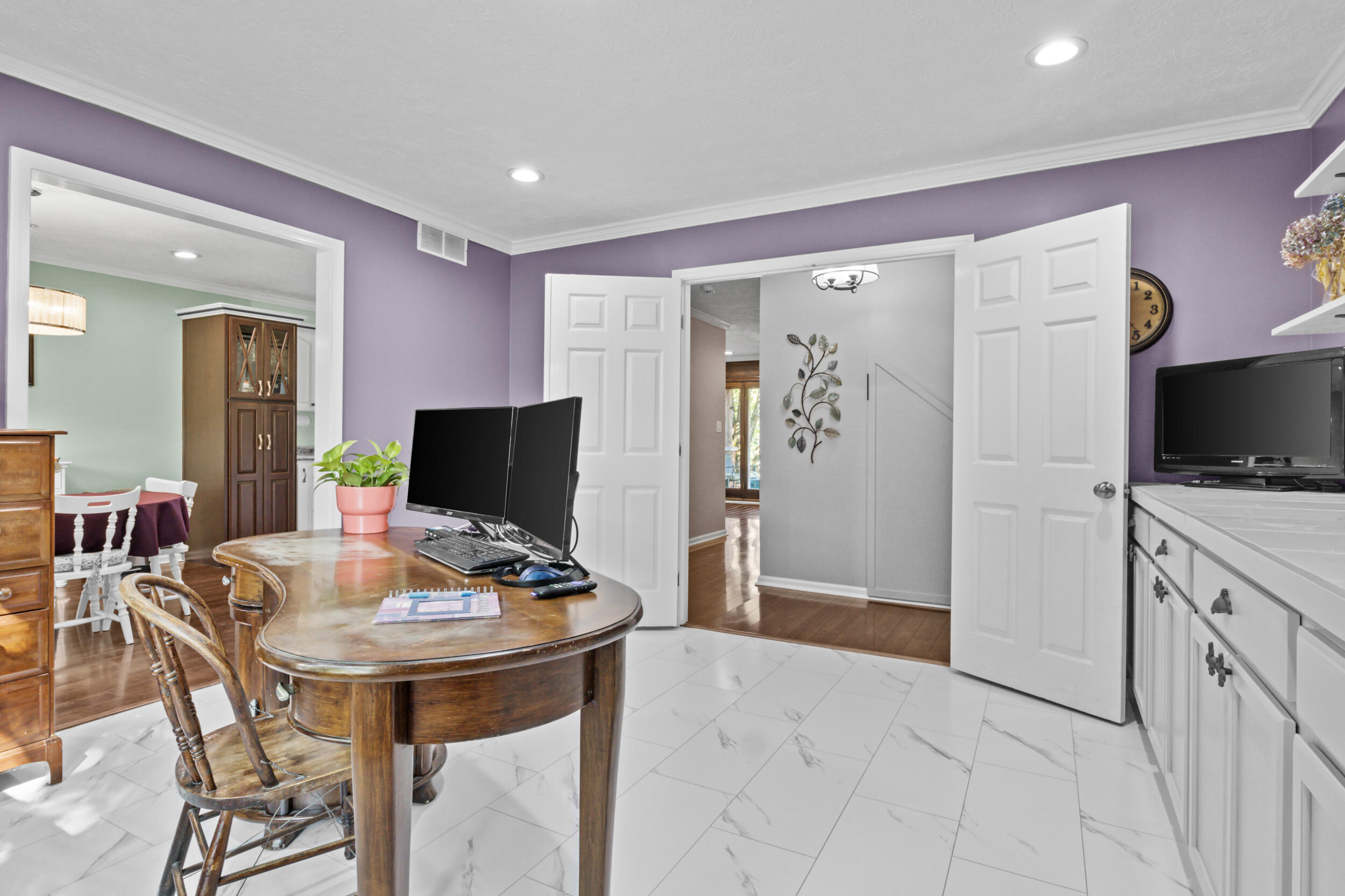 1012 Walker Way