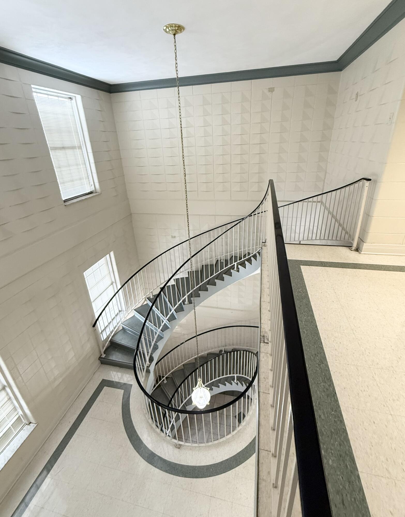 1500 Leestown Road 304