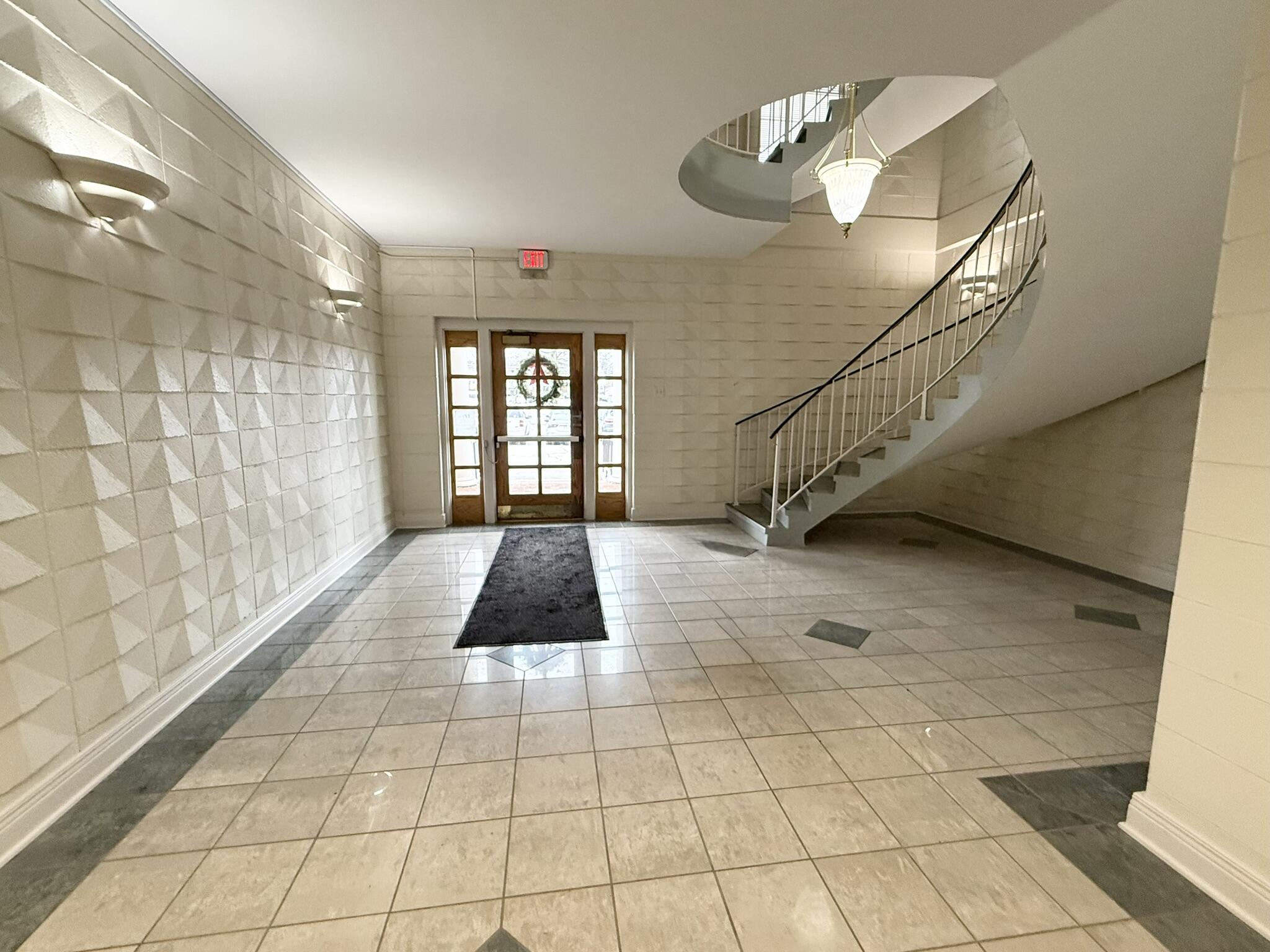 1500 Leestown Road 304