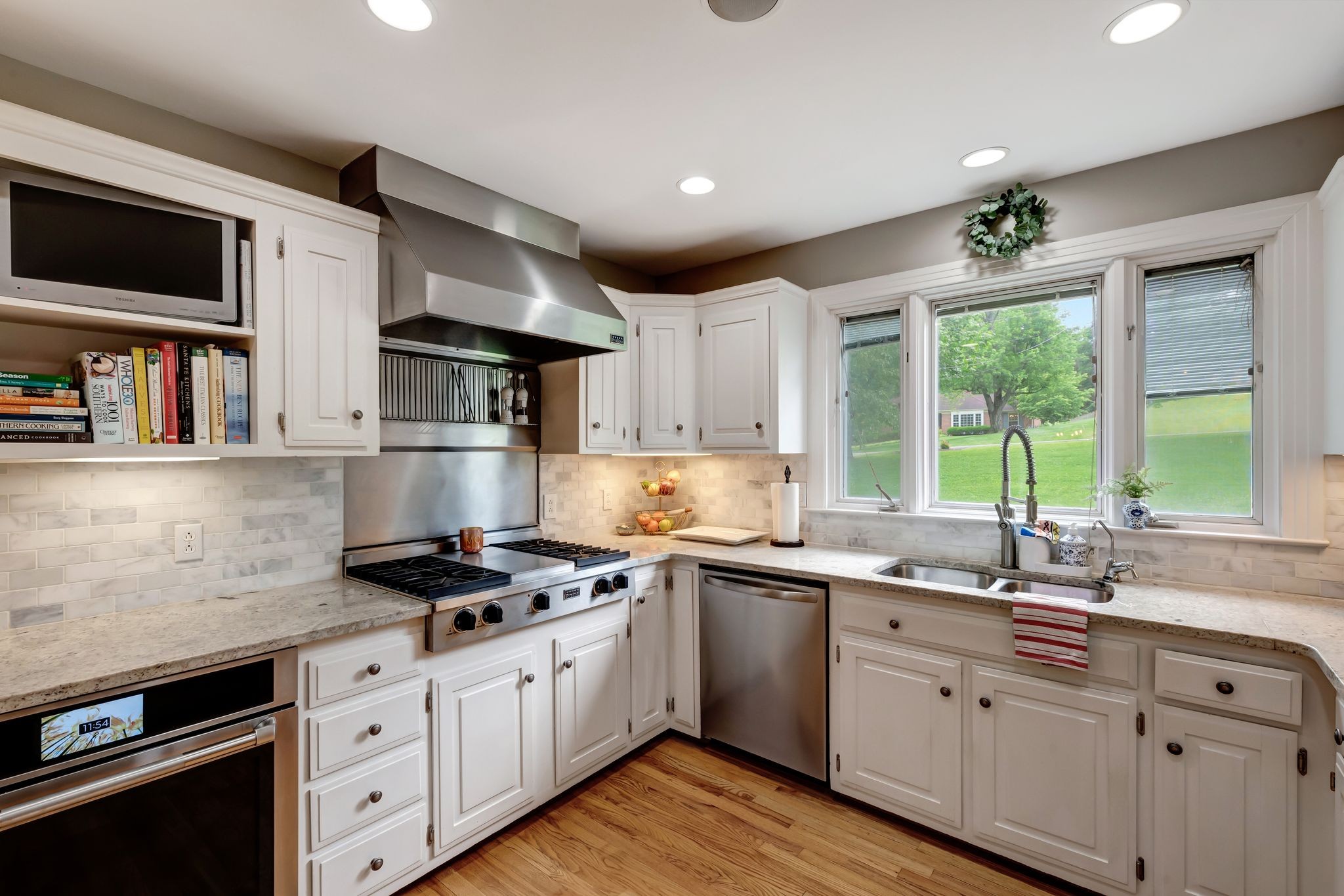 6353 Panorama Dr
