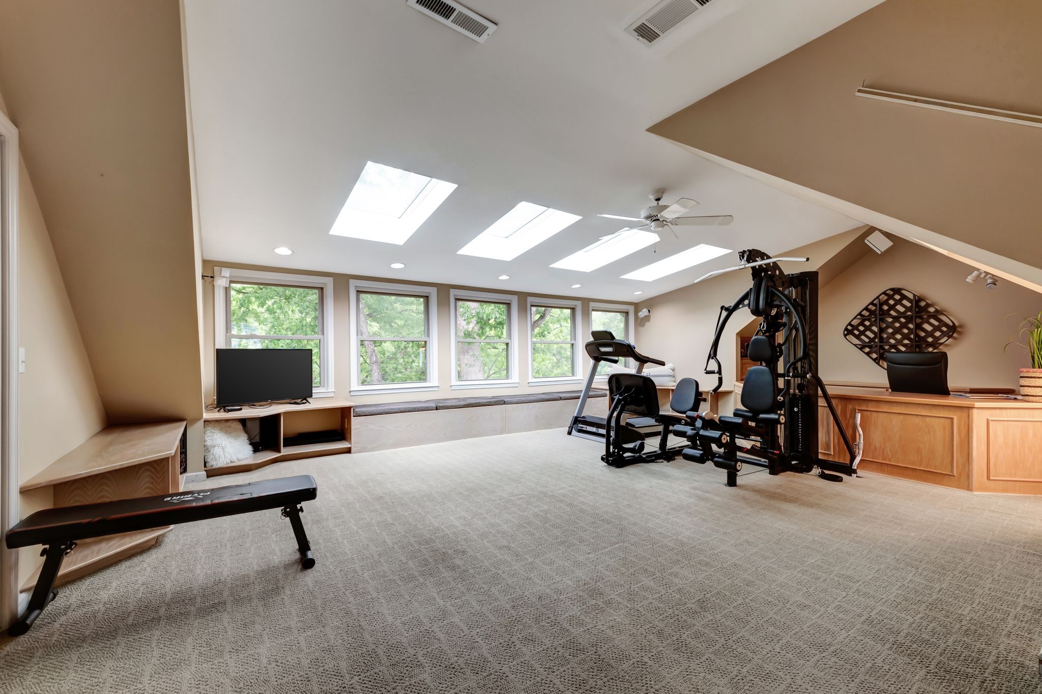 6353 Panorama Dr