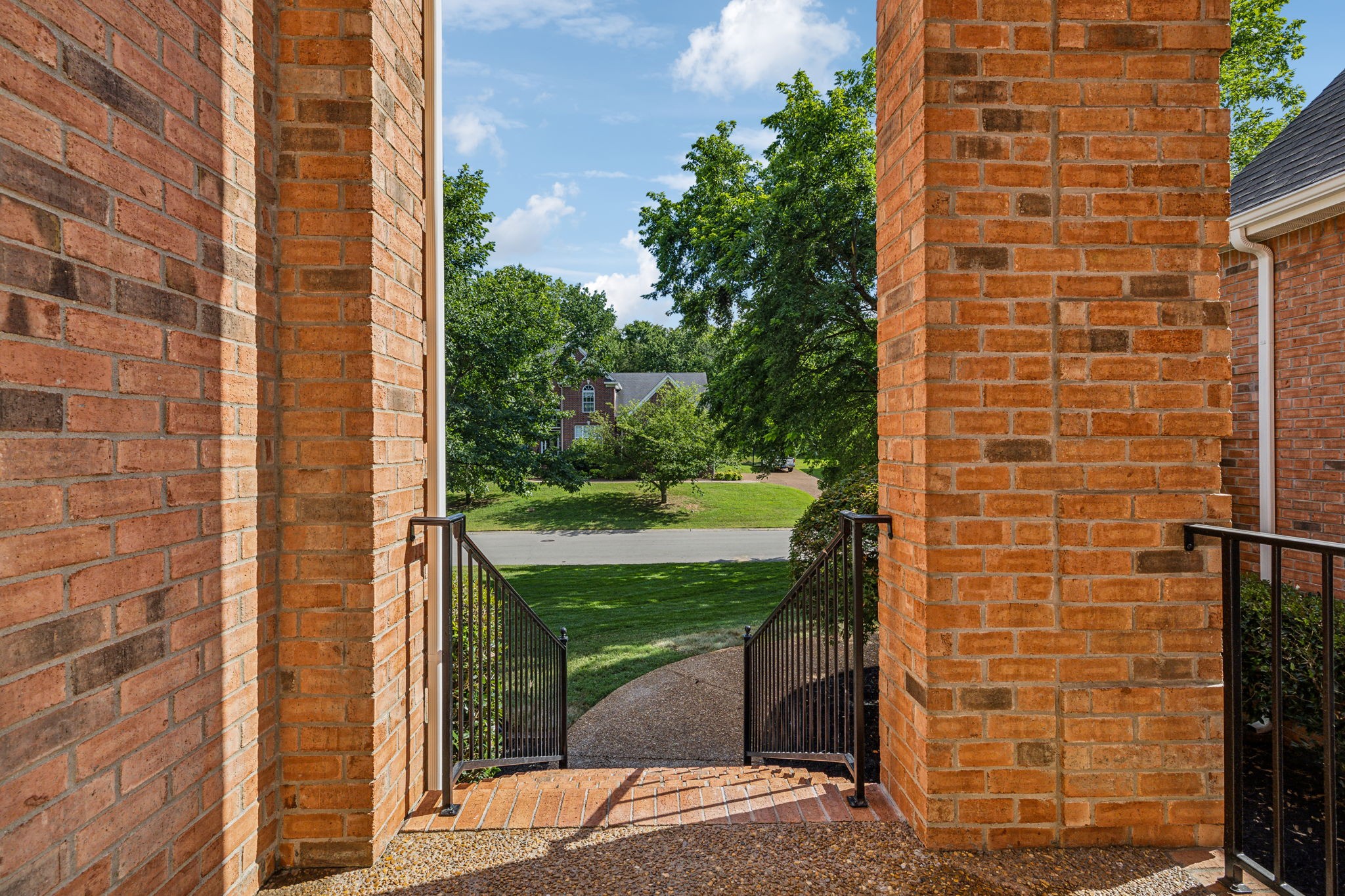 608 Sunnybrook Dr