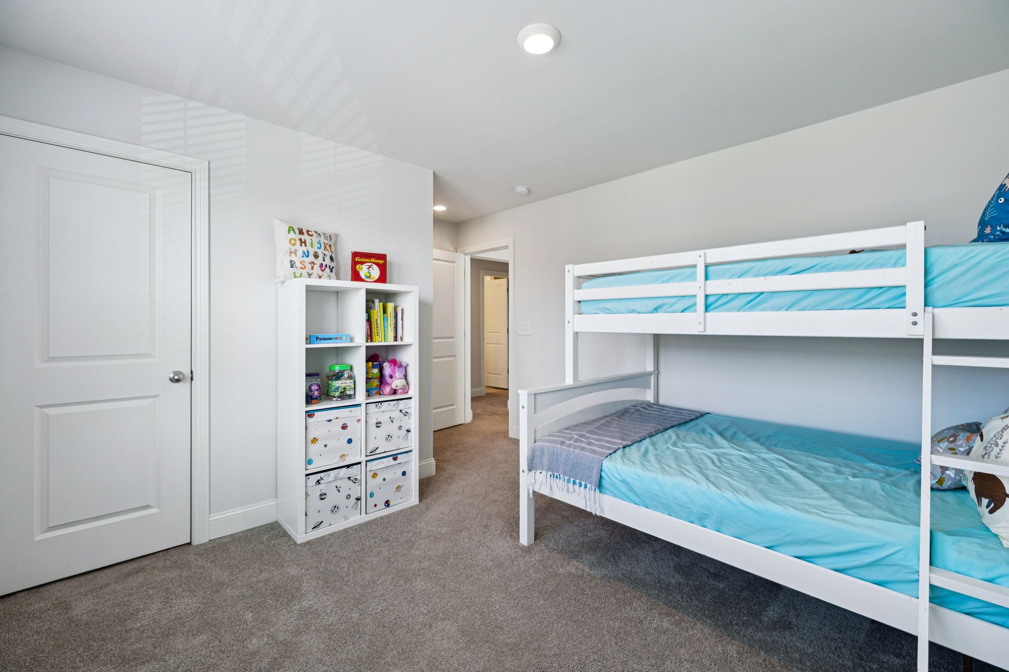 6421 Desmond Ave