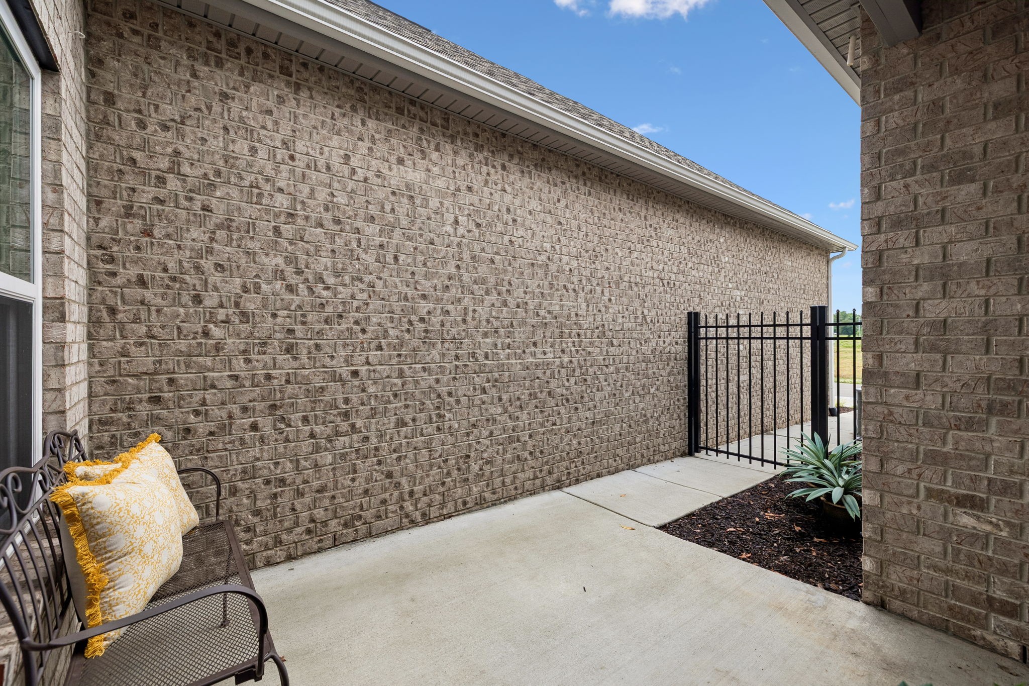 2330 Laurelstone Dr
