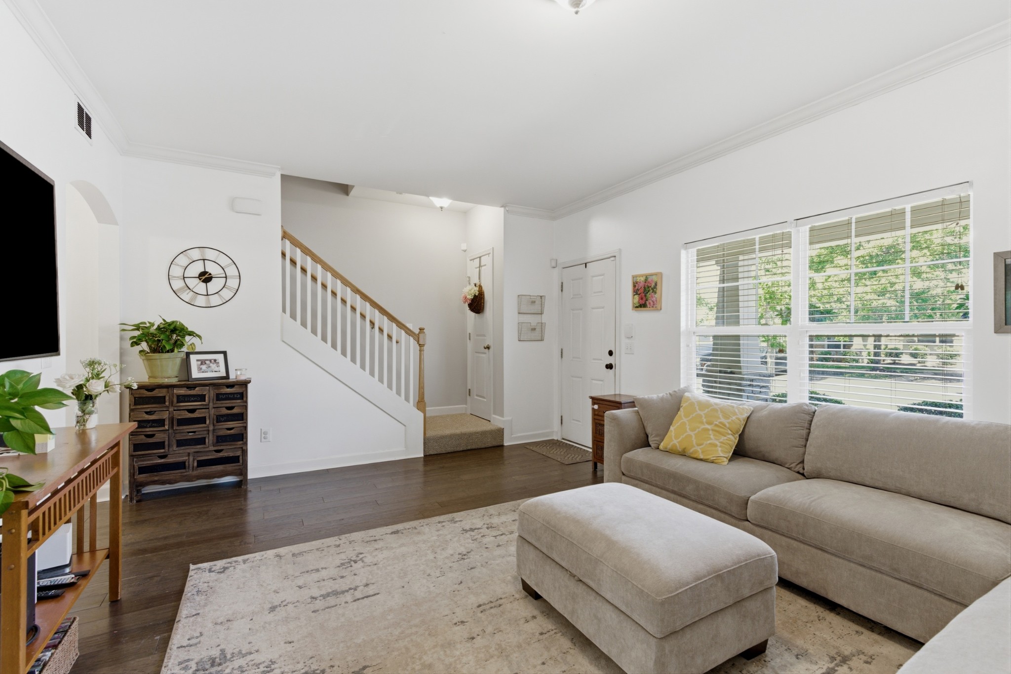 553 Rosedale Ave Unit: 110