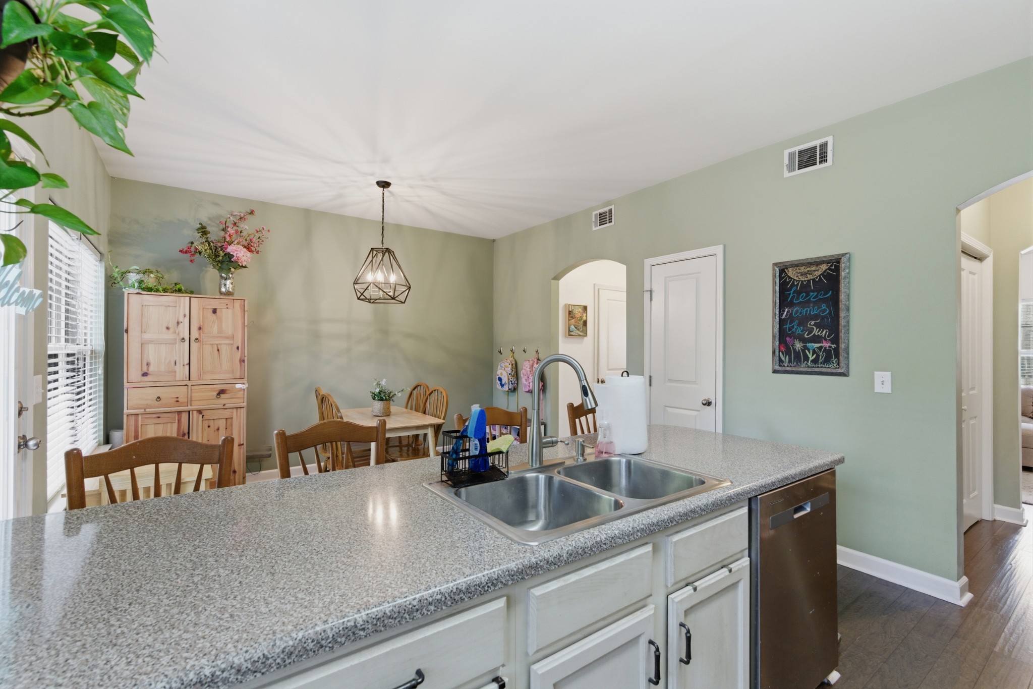 553 Rosedale Ave Unit: 110