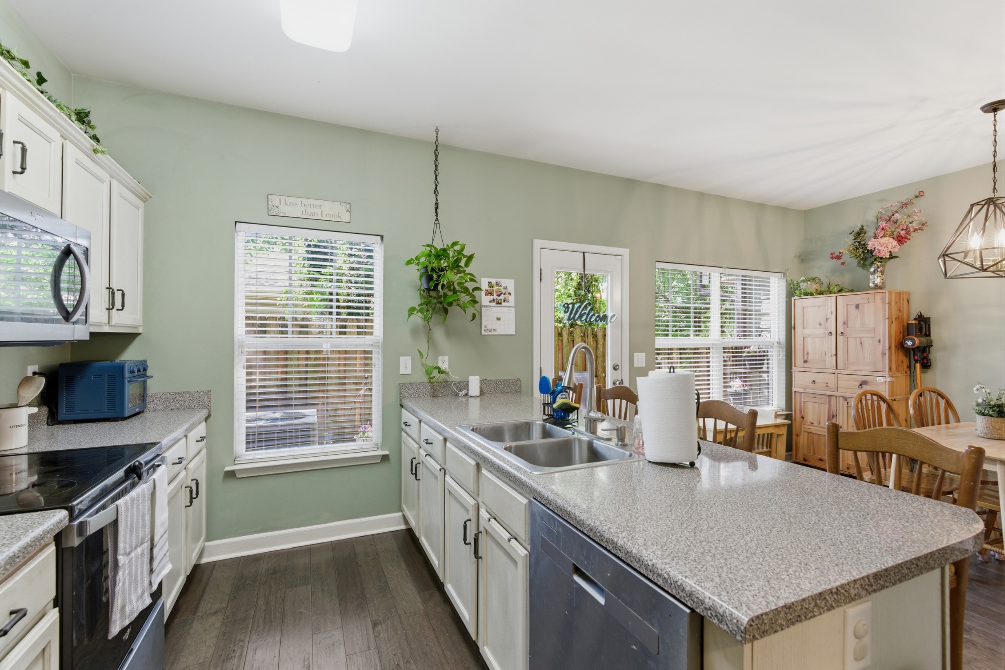 553 Rosedale Ave Unit: 110