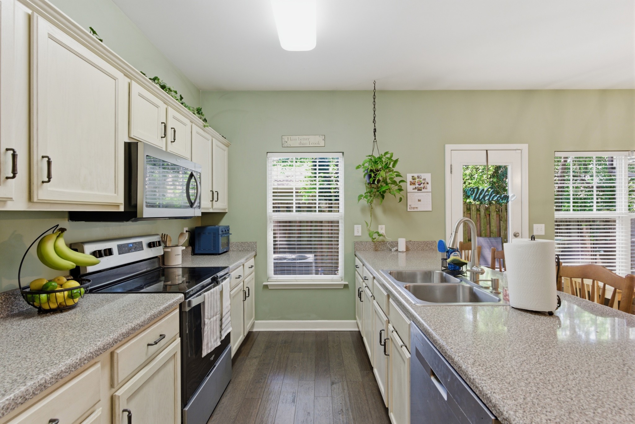 553 Rosedale Ave Unit: 110