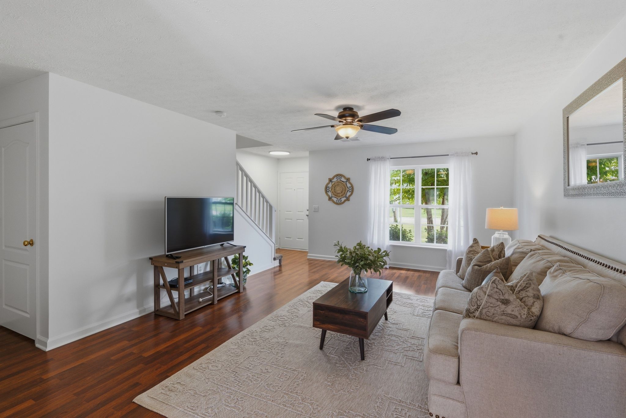 919 Seven Oaks Blvd