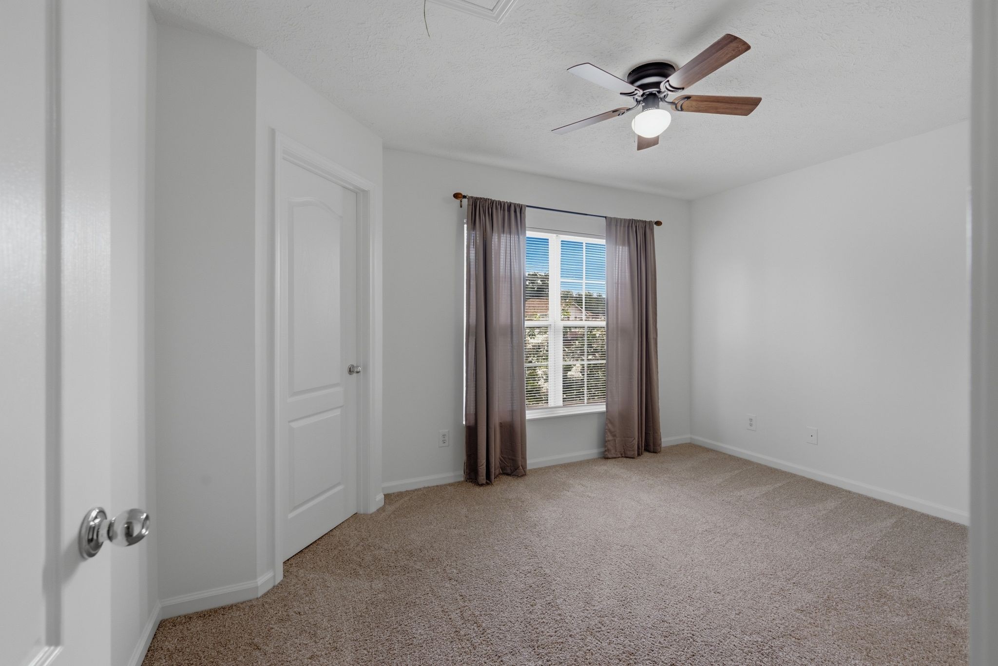 919 Seven Oaks Blvd