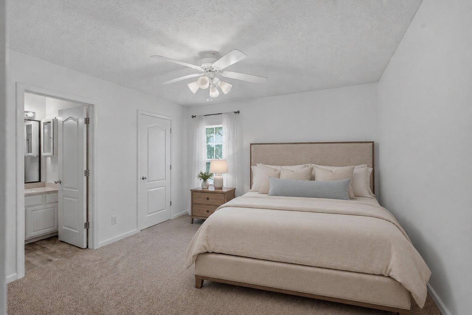 919 Seven Oaks Blvd