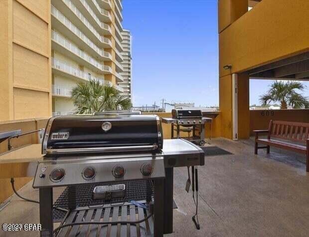 5004 Thomas Drive 906