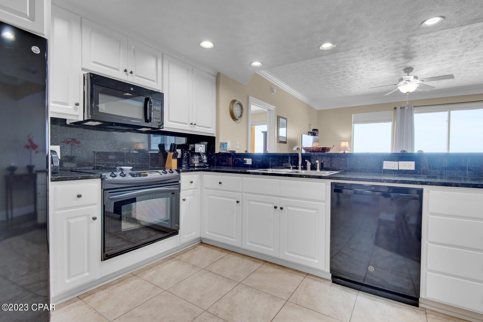 5004 Thomas Drive 906