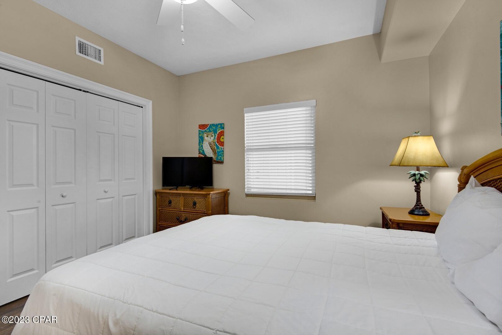 5004 Thomas Drive 906