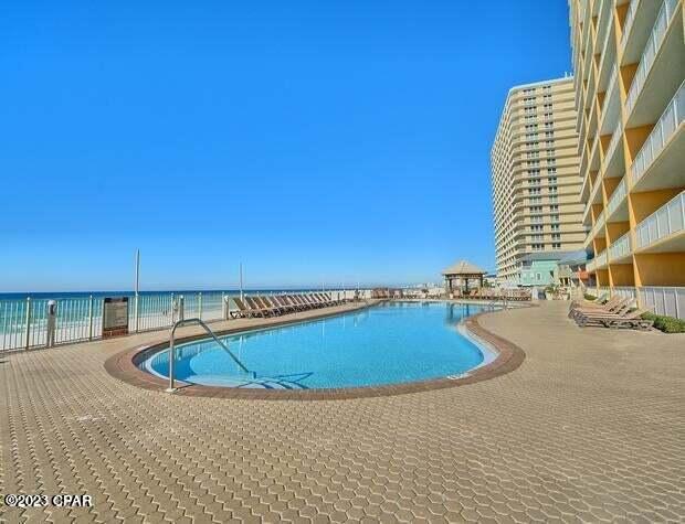 5004 Thomas Drive 906