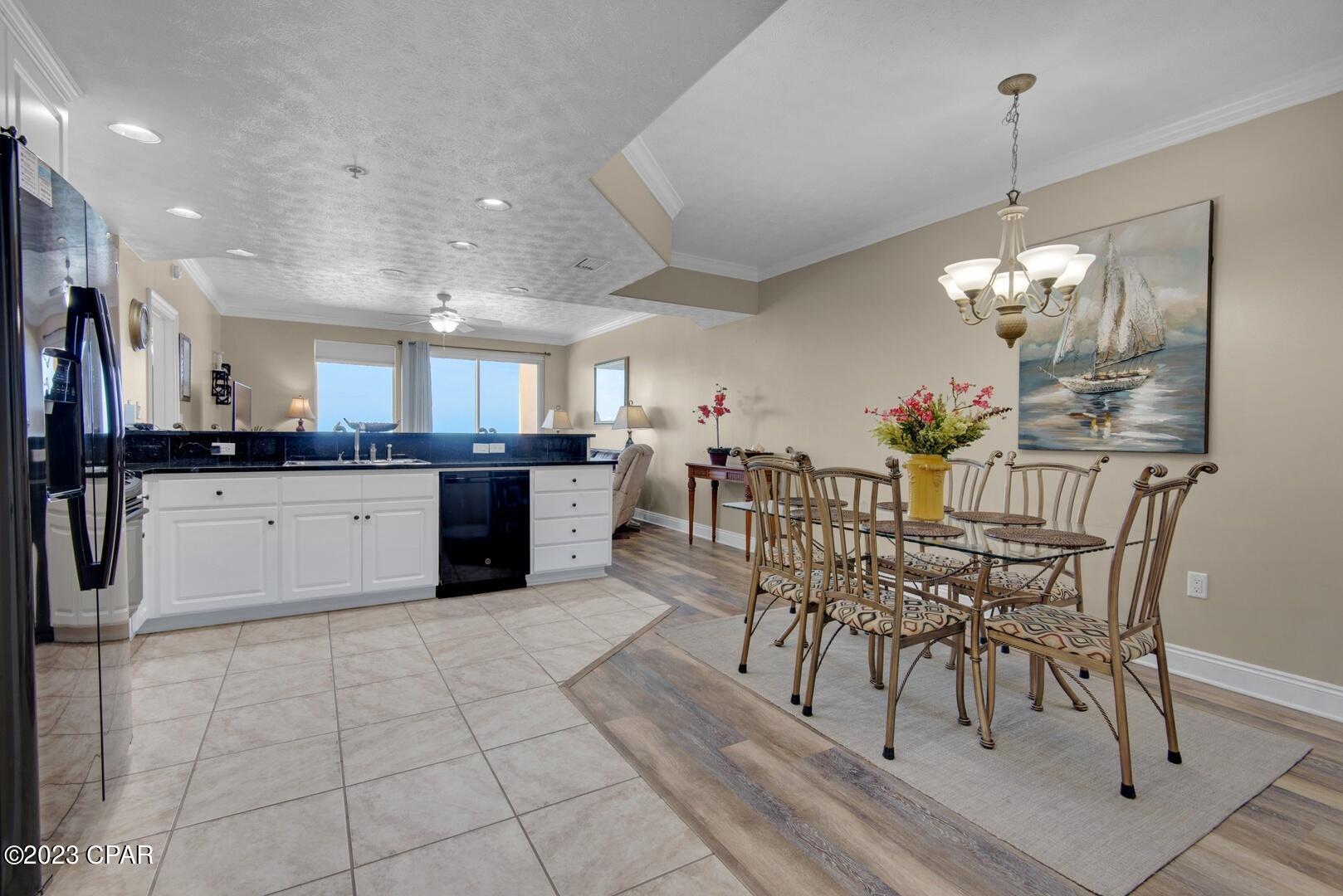 5004 Thomas Drive 906