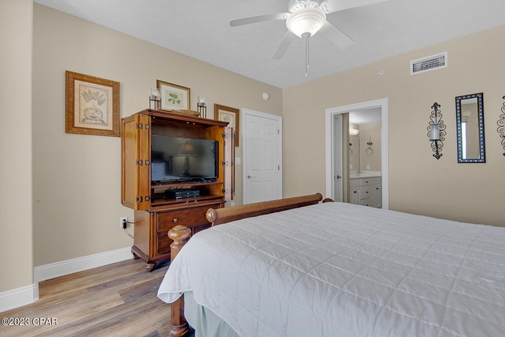 5004 Thomas Drive 906