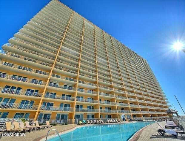 5004 Thomas Drive 906