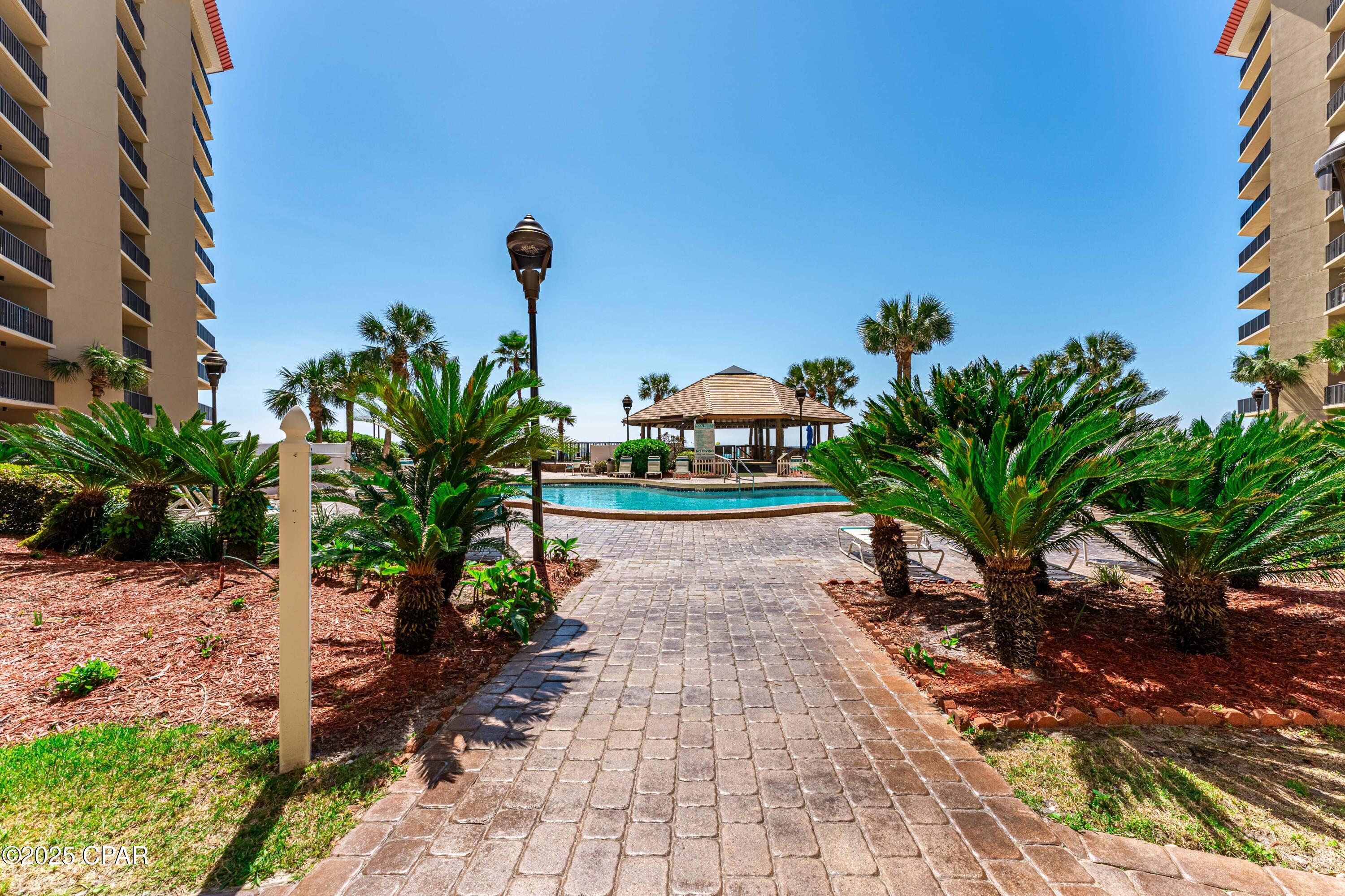 6505 Thomas Drive, 209