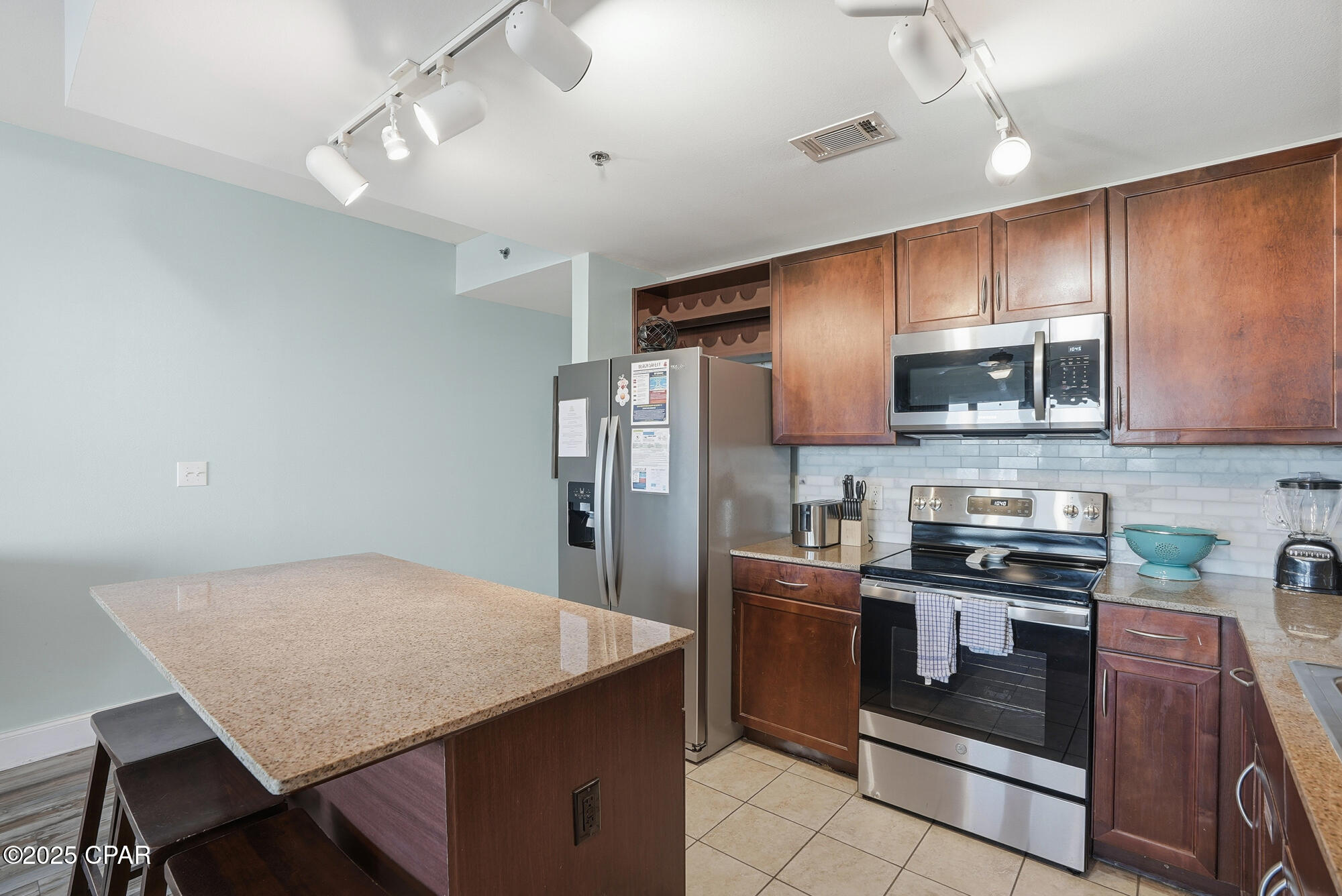 9902 S Thomas Drive 928